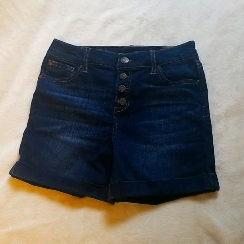 High-waisted Jean Shorts